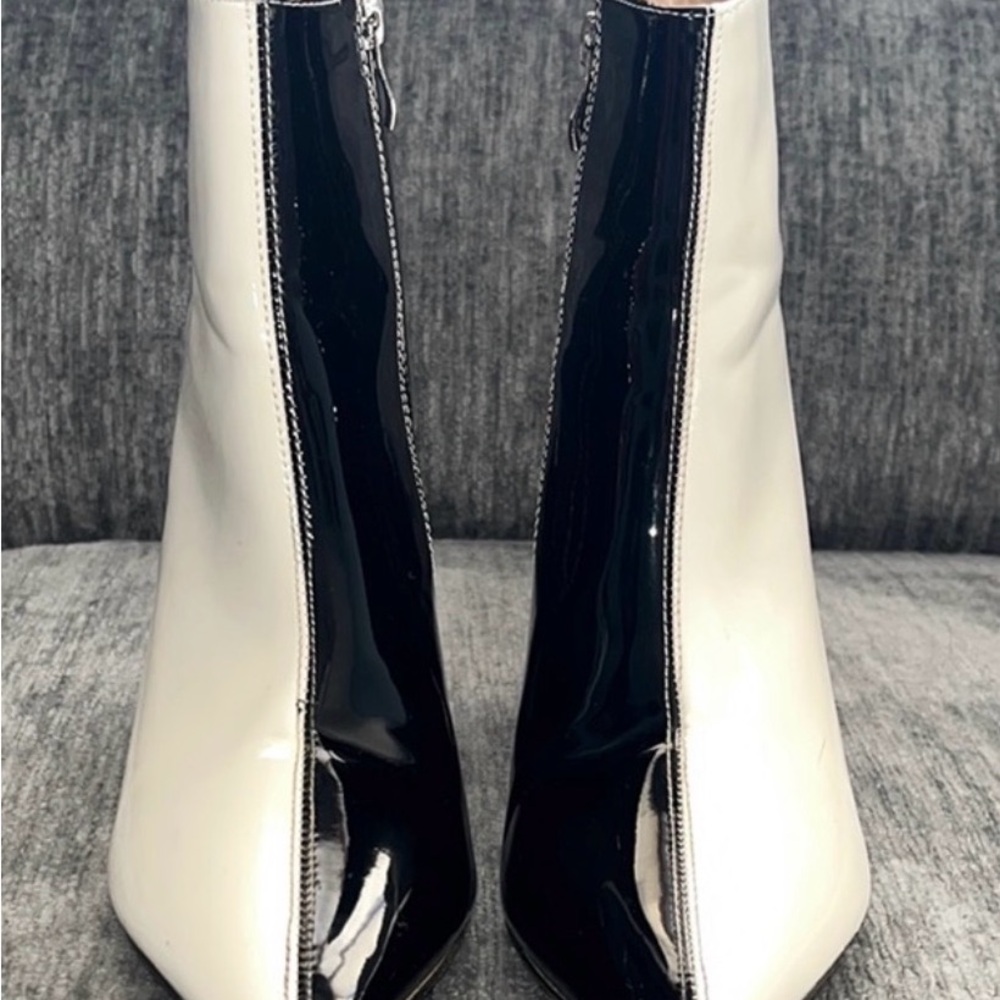 Preloved: Day-Vine Black & White Shiny ankle booties. Size 39 US 8.5